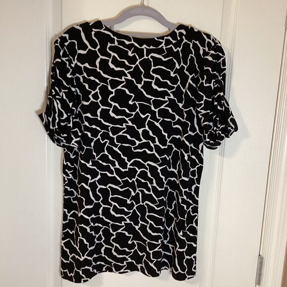 Nine West Women's Blouse Size L Black White Short Sleeve Stretchy Top Business - Picture 4 of 7